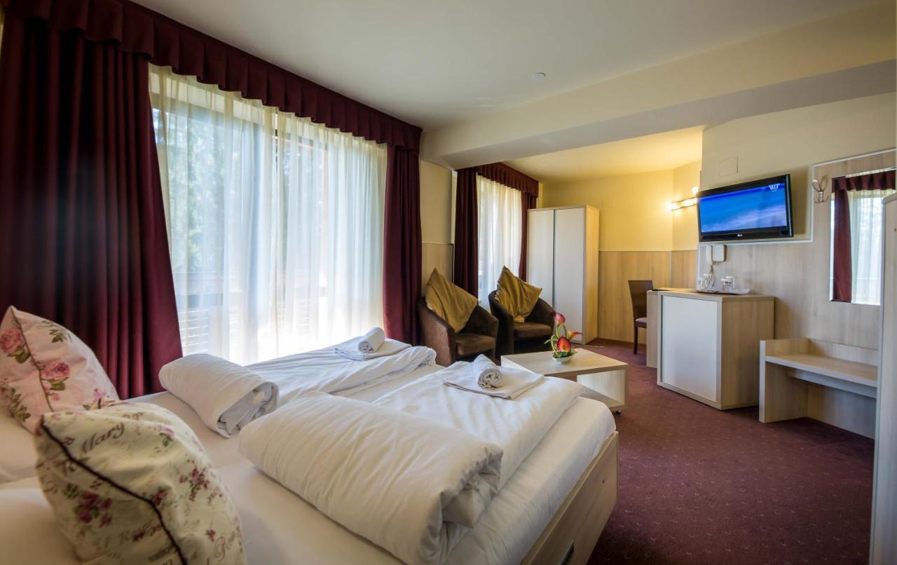 Eden Grand Resort เปรดัล ภายนอก รูปภาพ